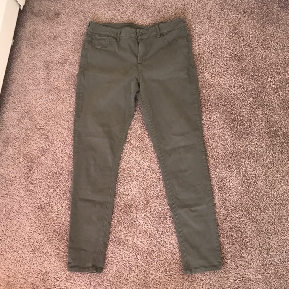 Maurice’s olive green pants